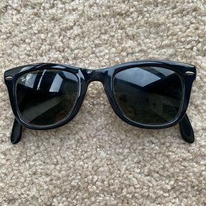 Folding Way-fair Ray-bans